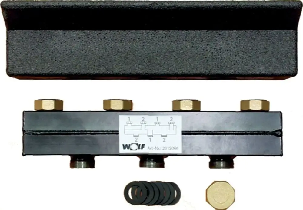 Verteilbalken von Wolf für Heiz- und Mischerkreise, bestehend aus einem schwarzen Metallblock mit mehreren Anschlüssen und Montageschrauben, einschließlich Dichtungsringen.